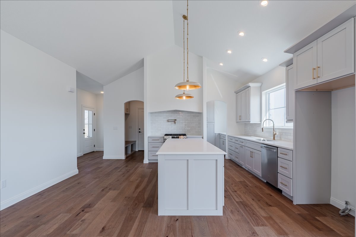 212 Allison Road, Lexington, IL 61753