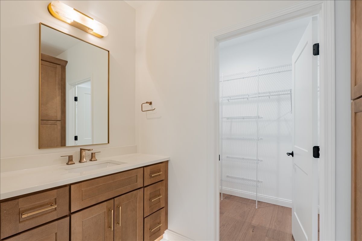 212 Allison Road, Lexington, IL 61753