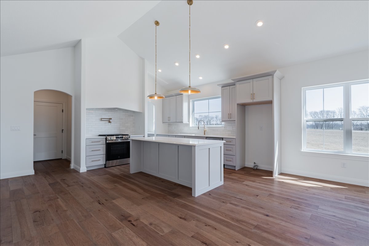 212 Allison Road, Lexington, IL 61753