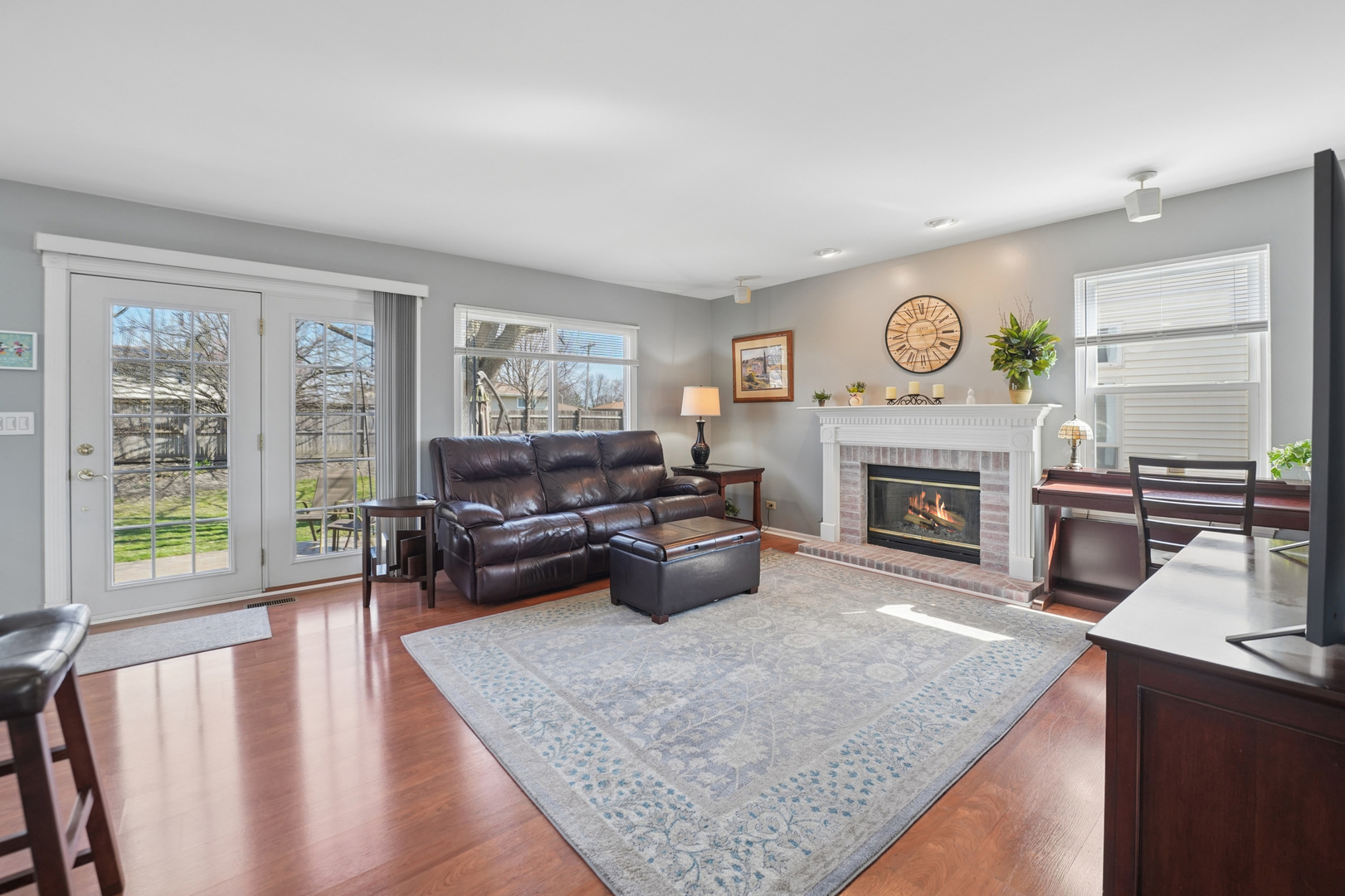 829 Renaissance Drive, Carol Stream, IL 60188