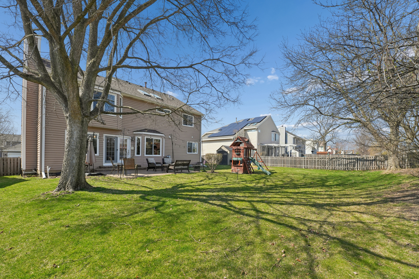 829 Renaissance Drive, Carol Stream, IL 60188