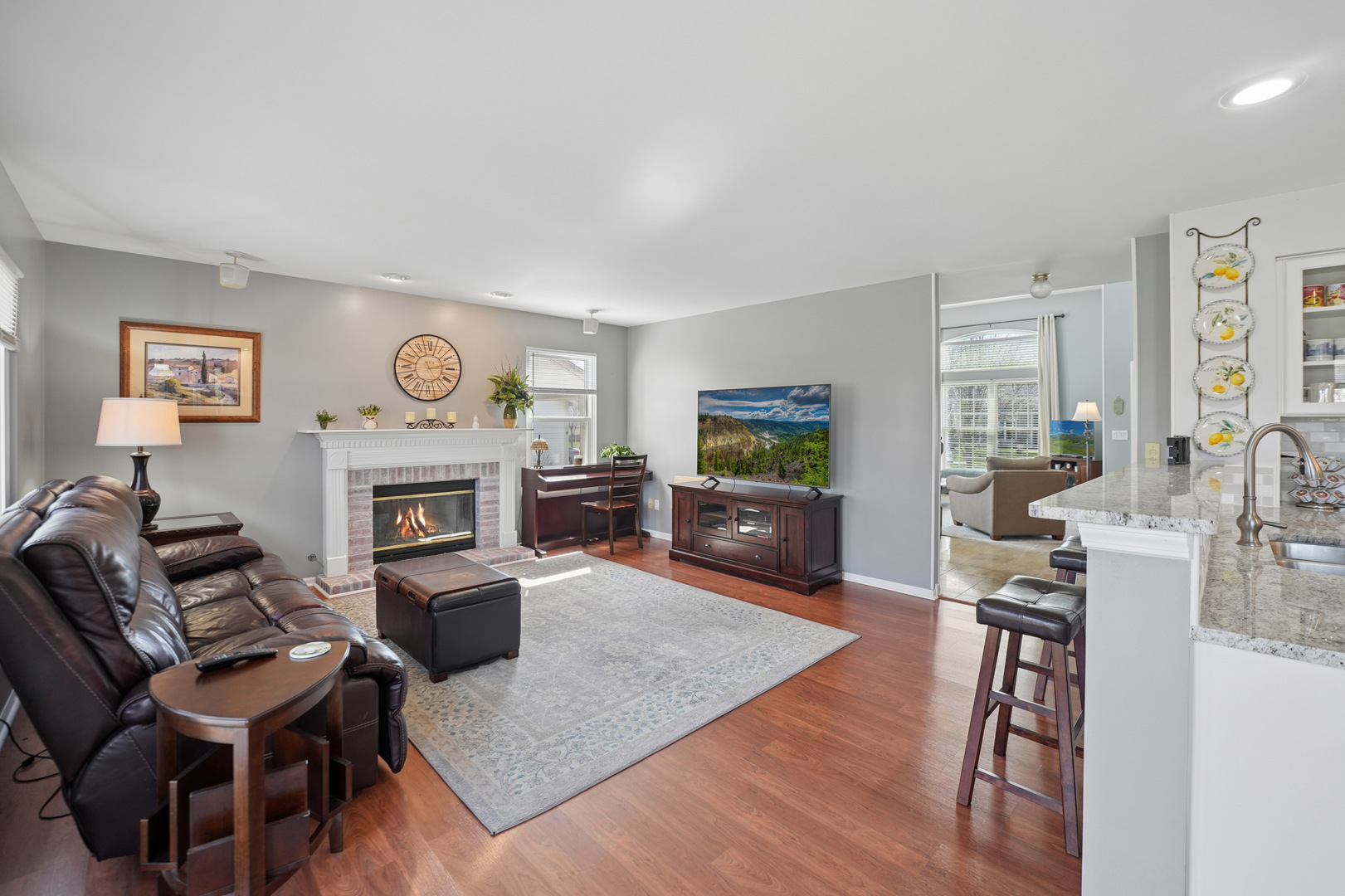 829 Renaissance Drive, Carol Stream, IL 60188