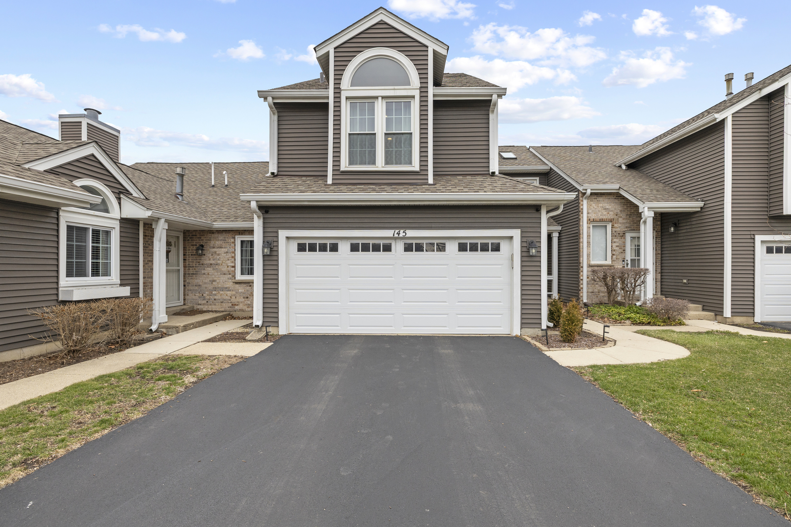 145 E Raleigh Court, Bloomingdale, IL 60108