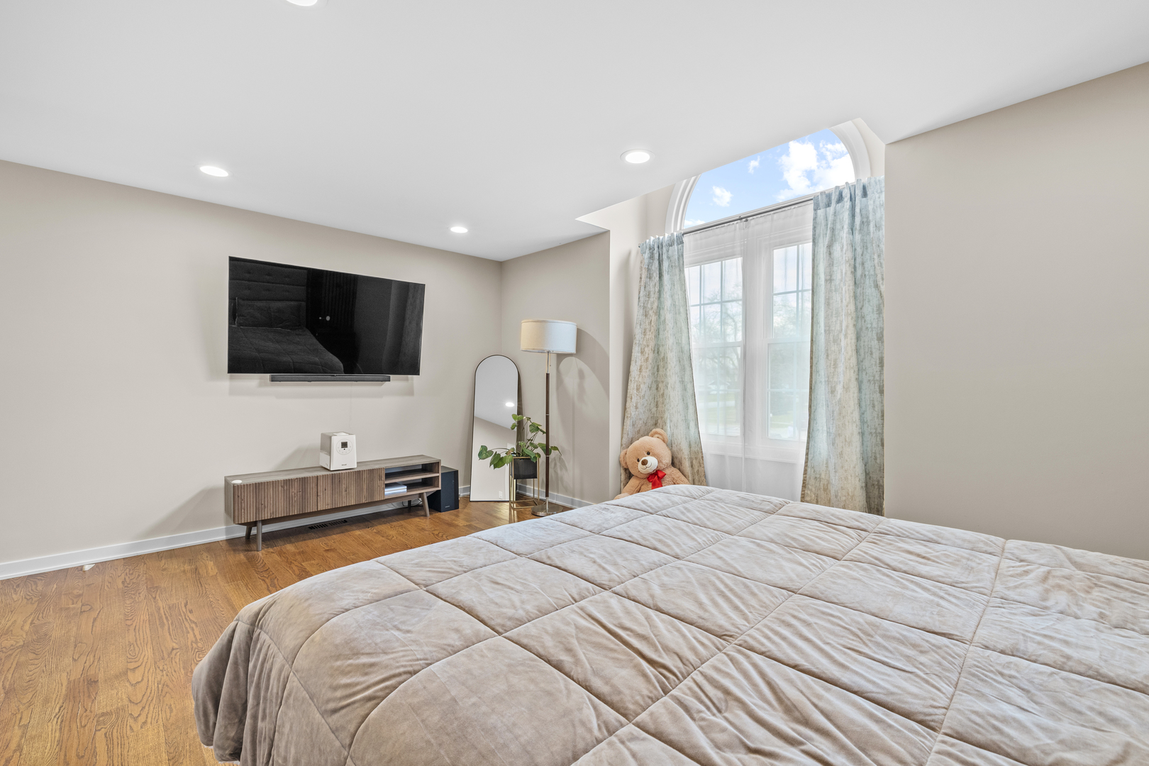 145 E Raleigh Court, Bloomingdale, IL 60108