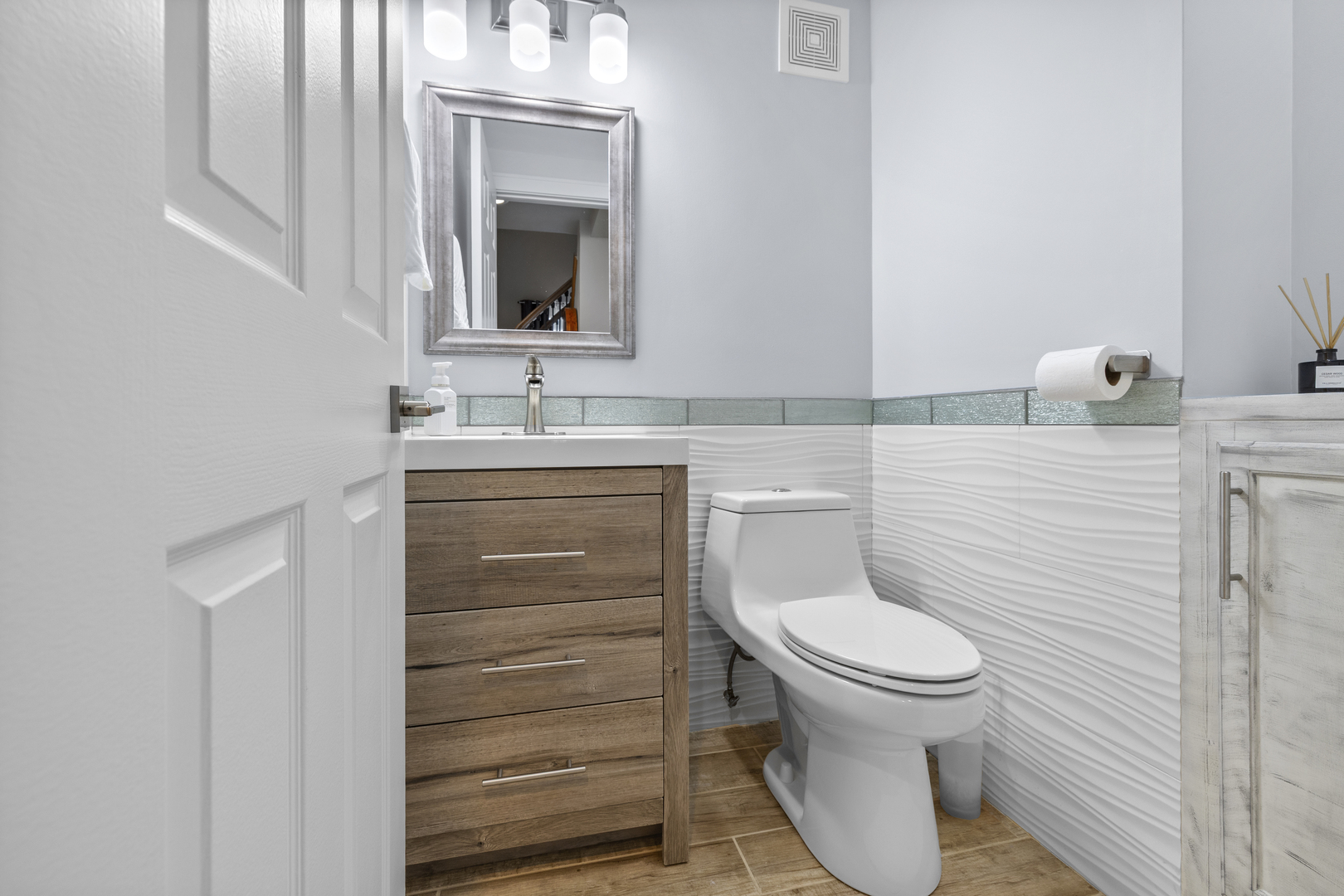 145 E Raleigh Court, Bloomingdale, IL 60108