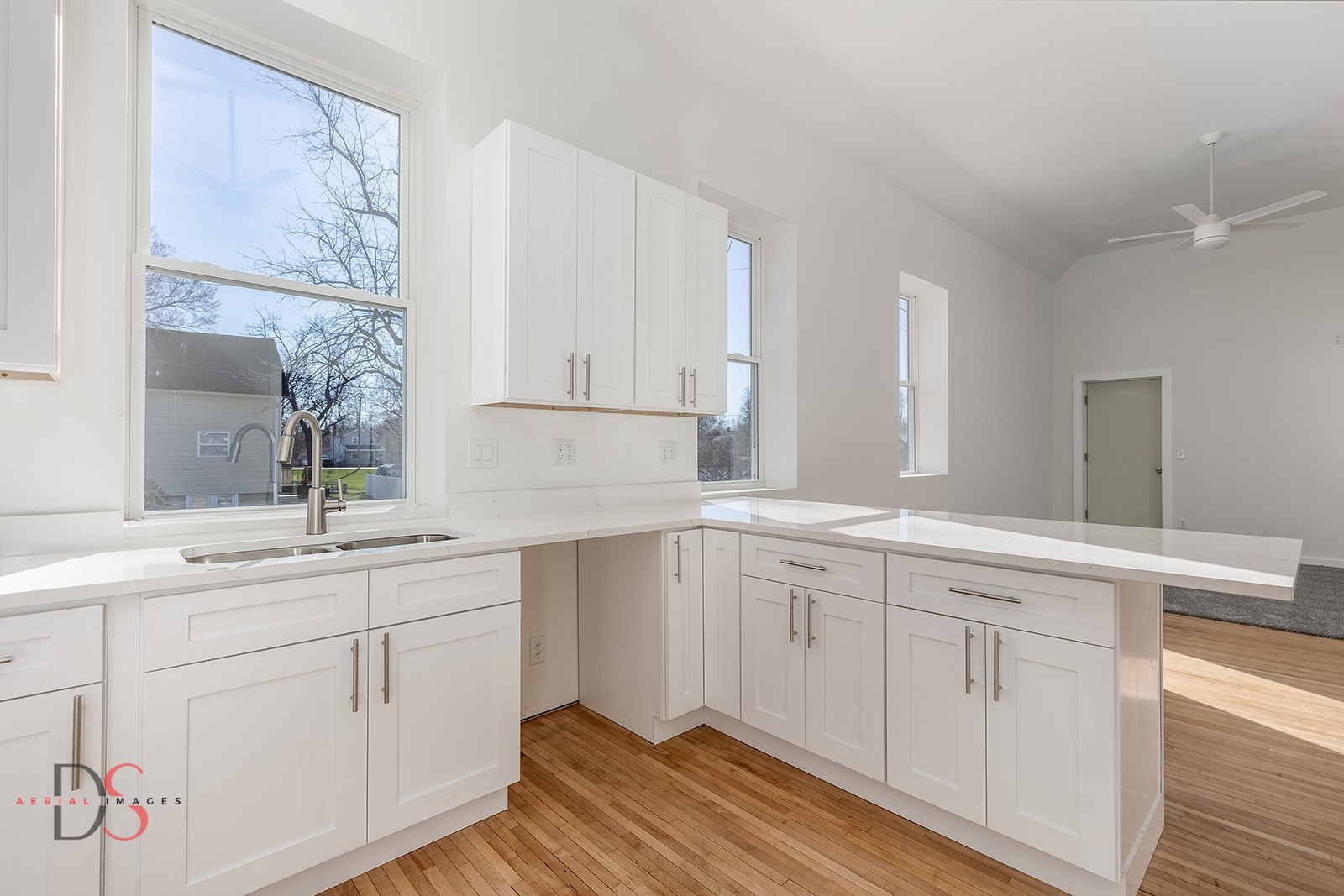 130 W Scott Street, Seneca, IL 61360