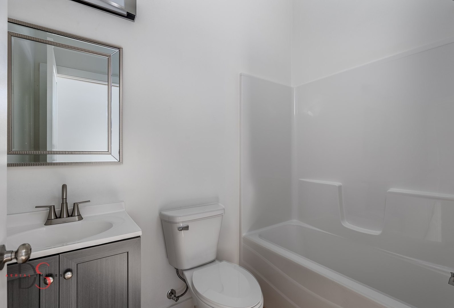 130 W Scott Street, Seneca, IL 61360