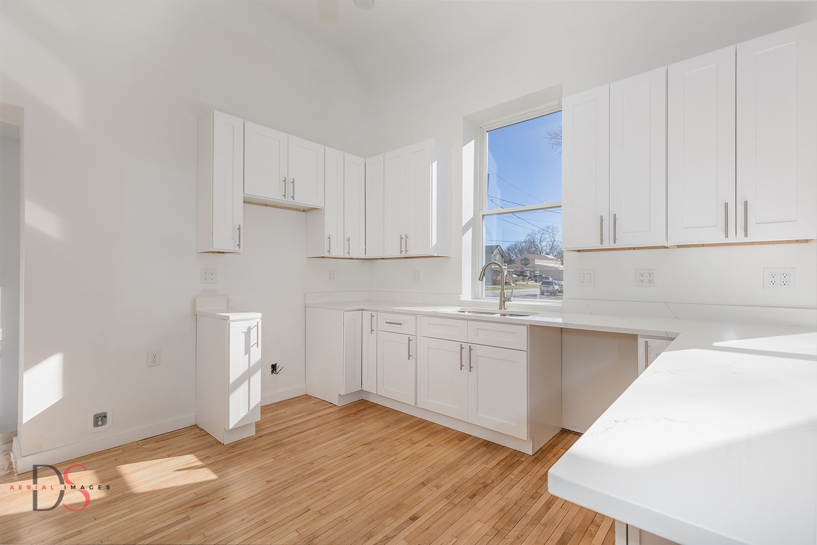 130 W Scott Street, Seneca, IL 61360