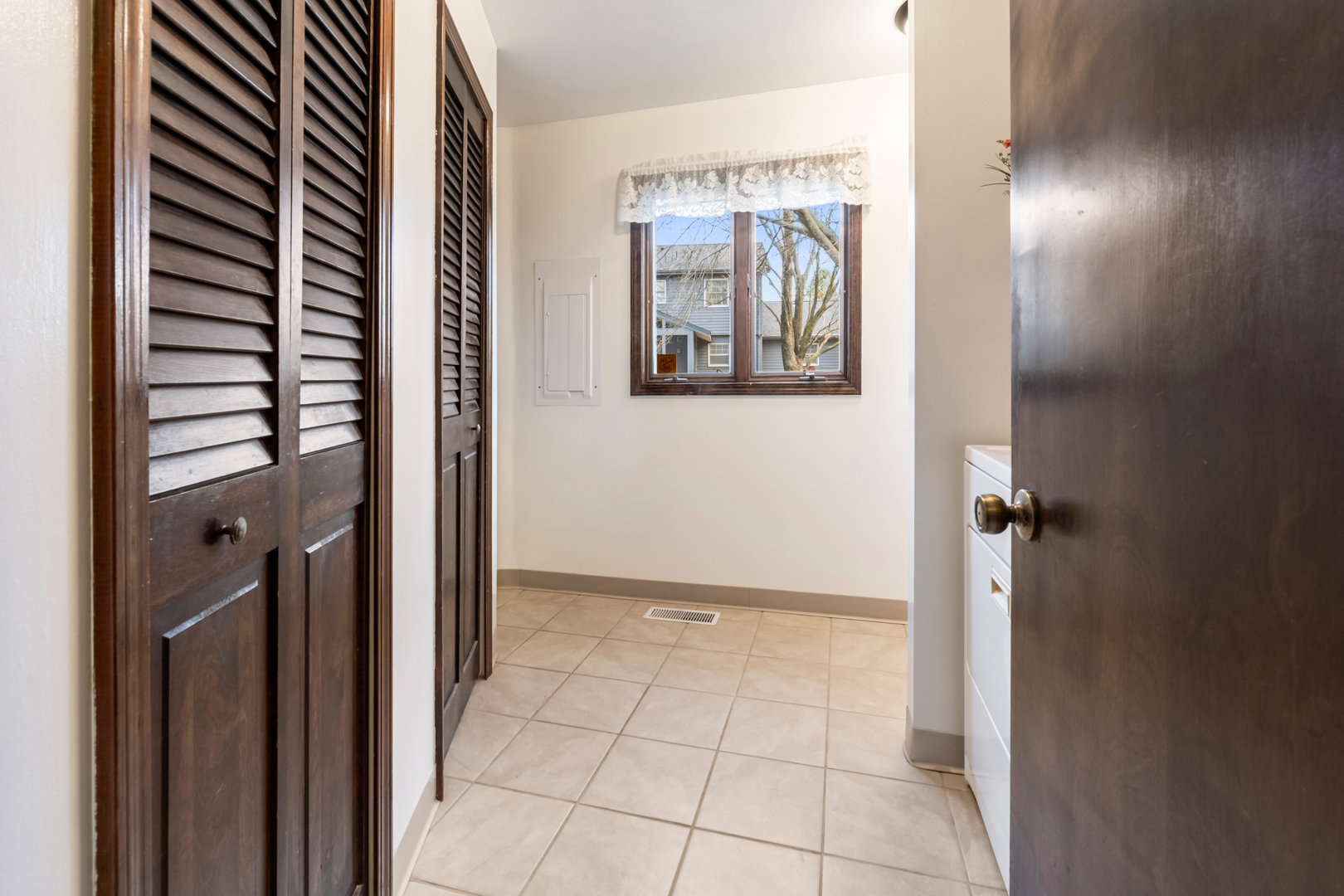 1908 Woodfield Road, Champaign, IL 61822