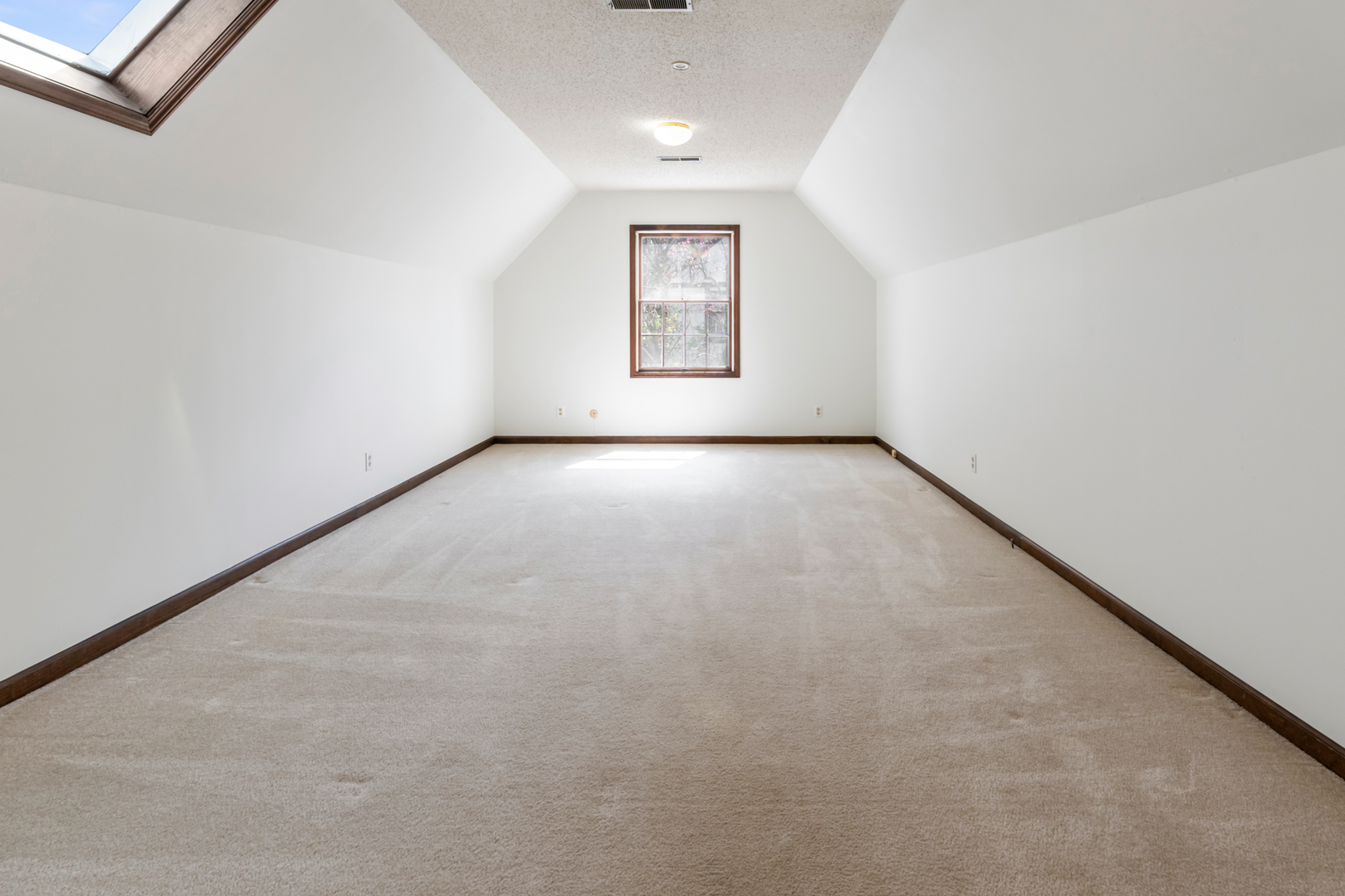 1908 Woodfield Road, Champaign, IL 61822