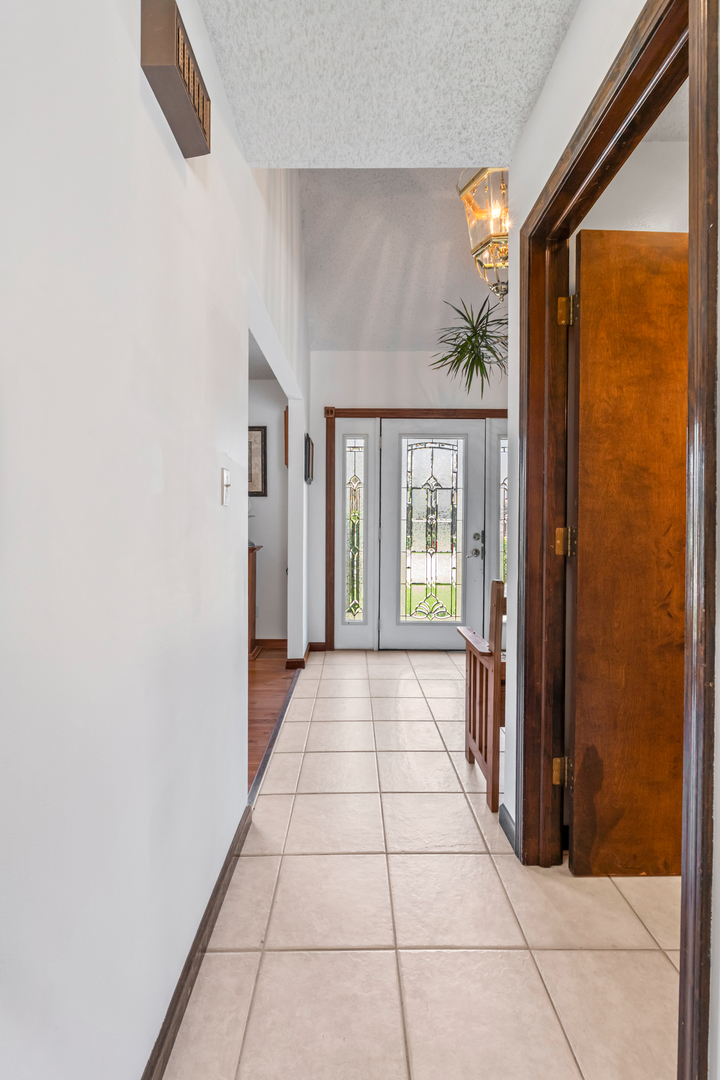 1908 Woodfield Road, Champaign, IL 61822