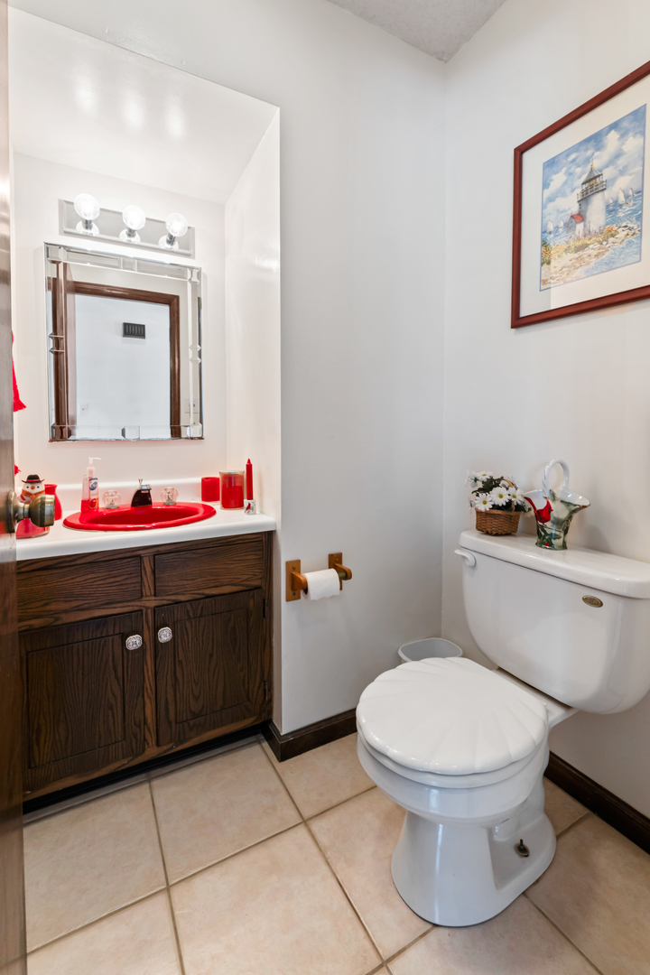 1908 Woodfield Road, Champaign, IL 61822