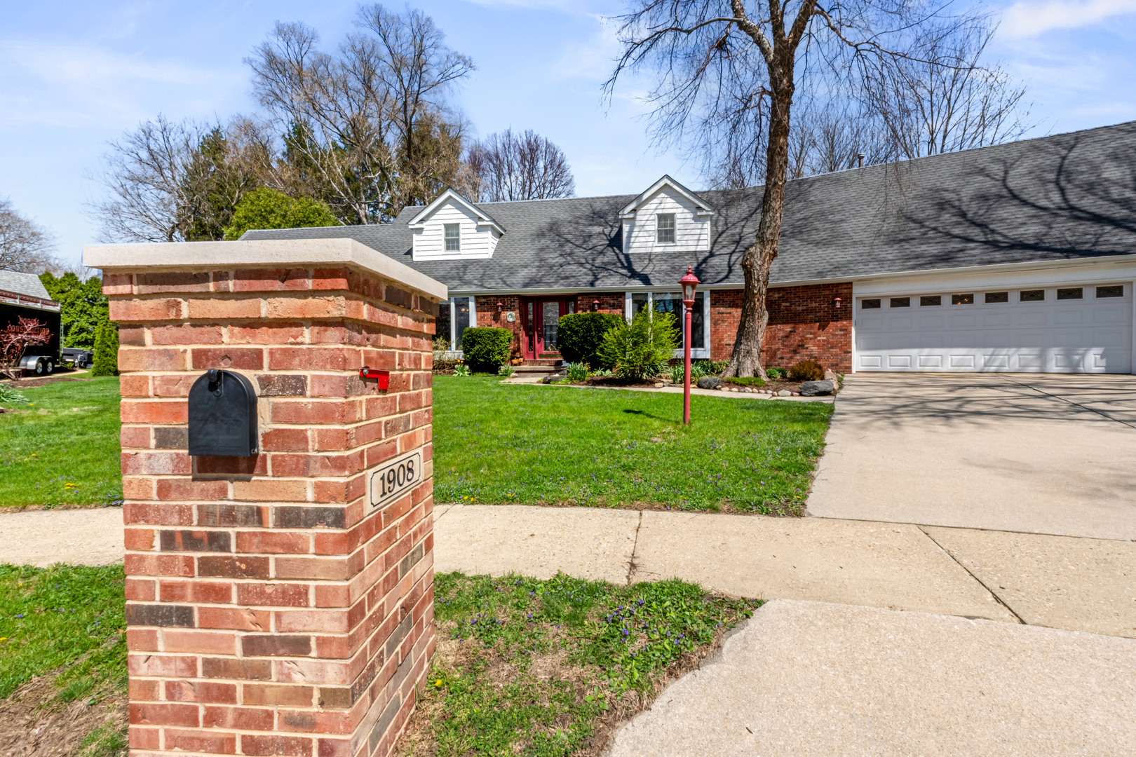 1908 Woodfield Road, Champaign, IL 61822