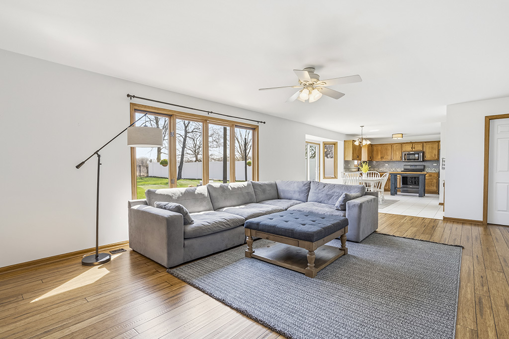 26511 S Overland Drive, Channahon, IL 60410