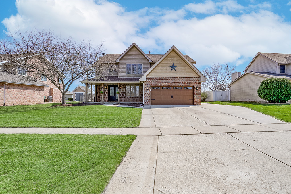 26511 S Overland Drive, Channahon, IL 60410