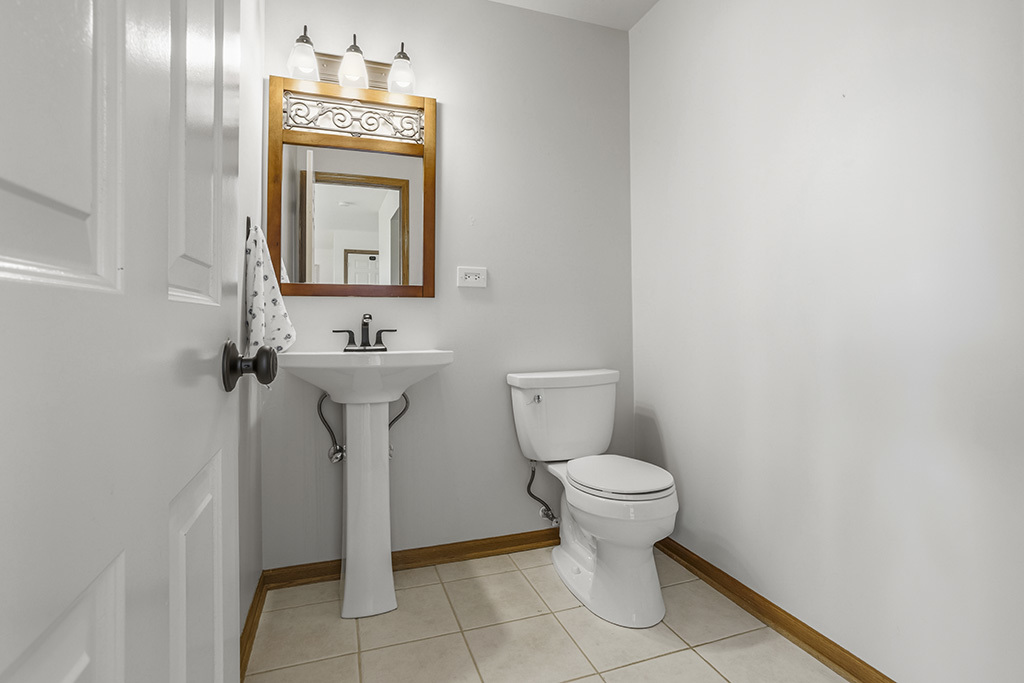 26511 S Overland Drive, Channahon, IL 60410