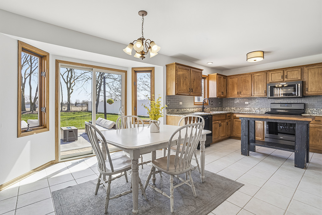 26511 S Overland Drive, Channahon, IL 60410