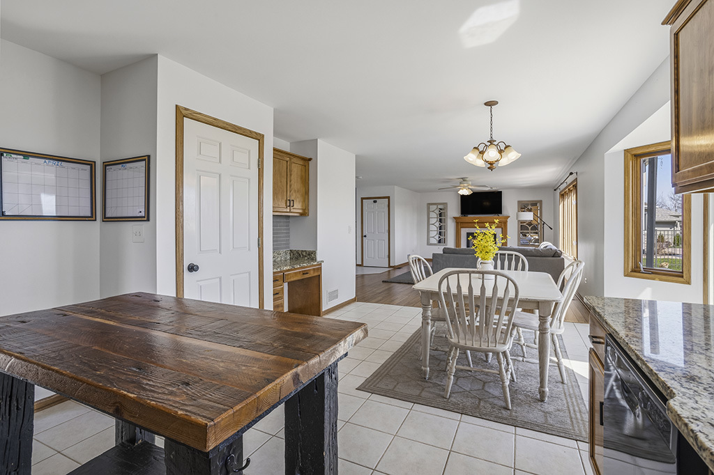 26511 S Overland Drive, Channahon, IL 60410