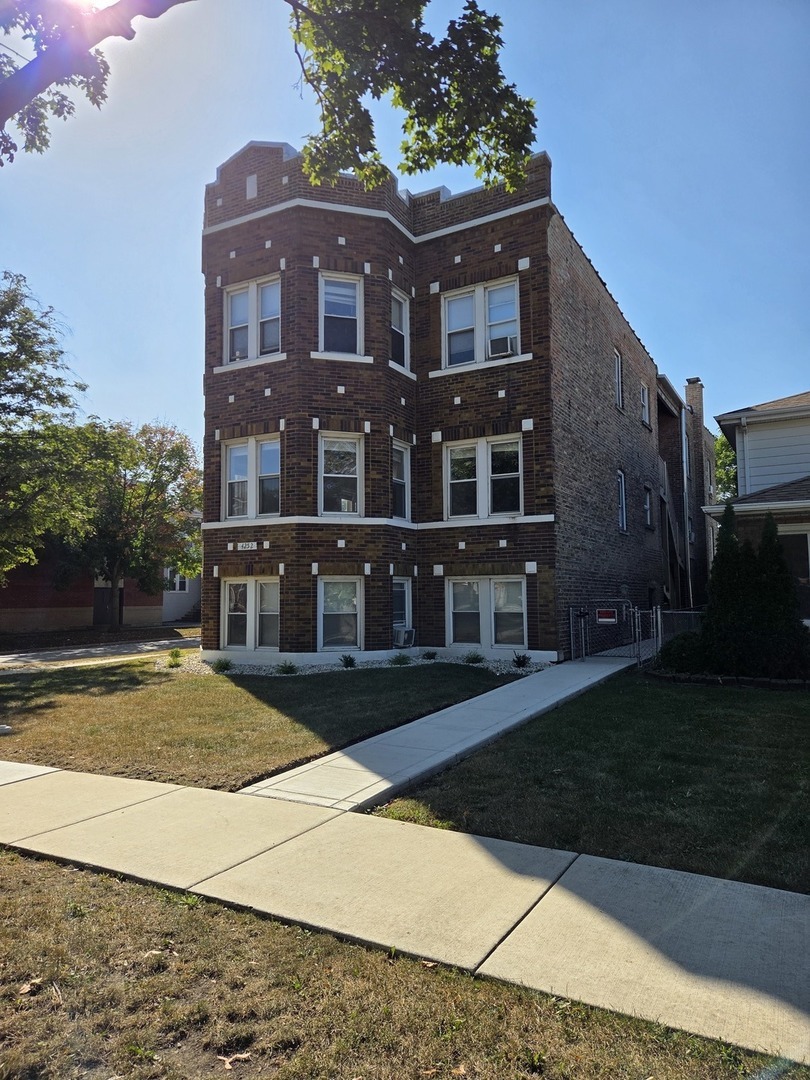 4252 Prescott Avenue, Lyons, IL 60534