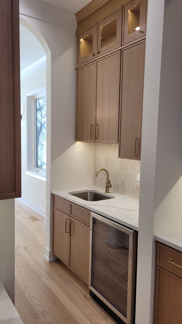 941 N Winchester Avenue #1, Chicago, IL 60622