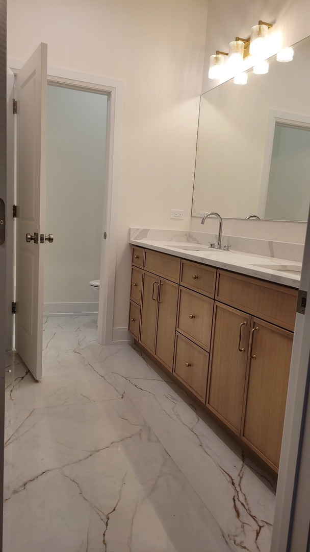 941 N Winchester Avenue #1, Chicago, IL 60622