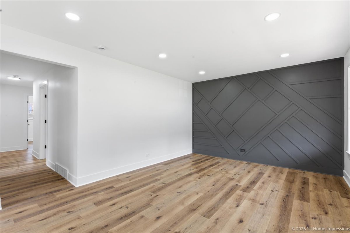 12806 S Laflin Street, Calumet Park, IL 60827