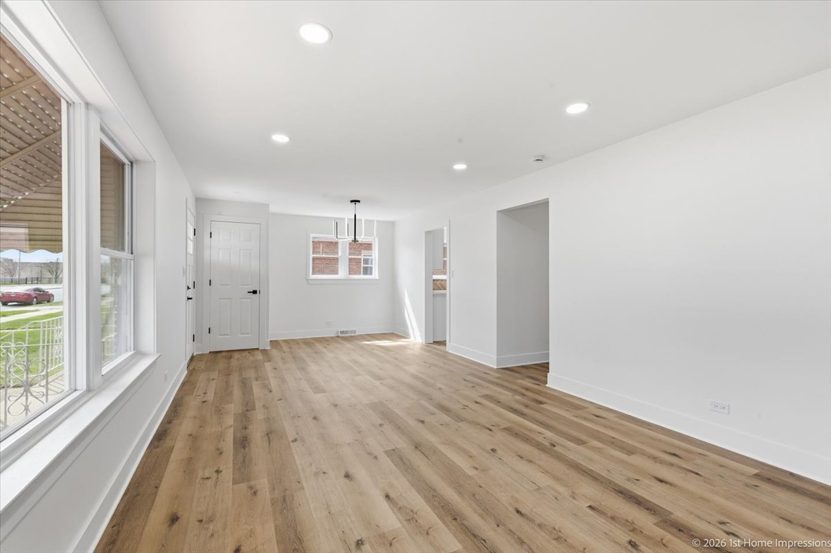 12806 S Laflin Street, Calumet Park, IL 60827