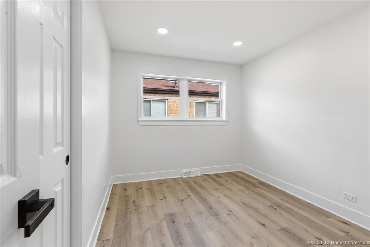 12806 S Laflin Street, Calumet Park, IL 60827