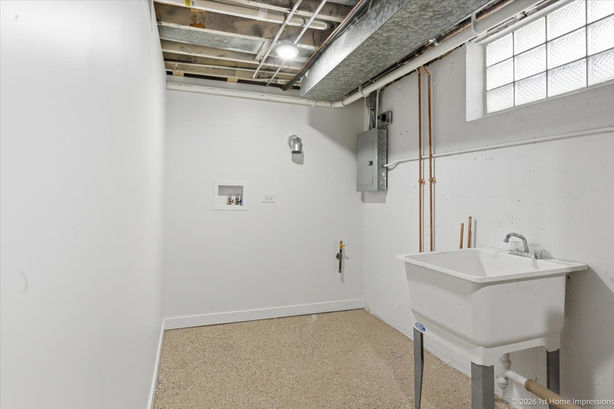 12806 S Laflin Street, Calumet Park, IL 60827