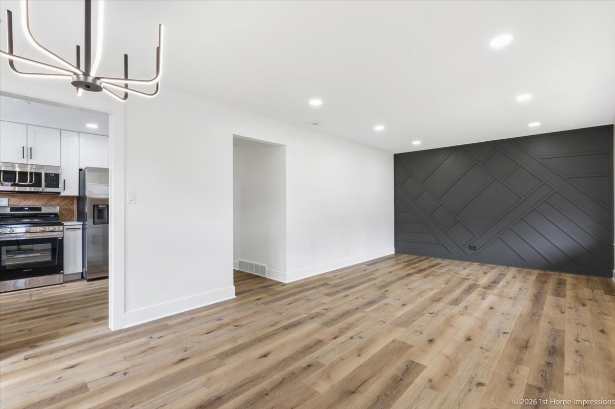 12806 S Laflin Street, Calumet Park, IL 60827