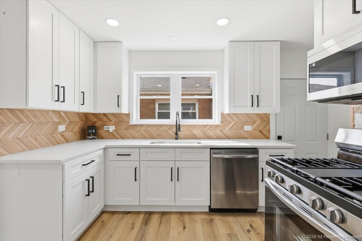 12806 S Laflin Street, Calumet Park, IL 60827