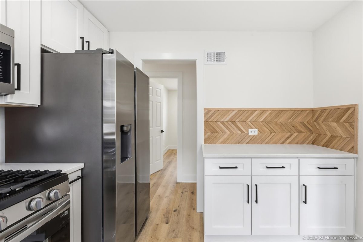 12806 S Laflin Street, Calumet Park, IL 60827