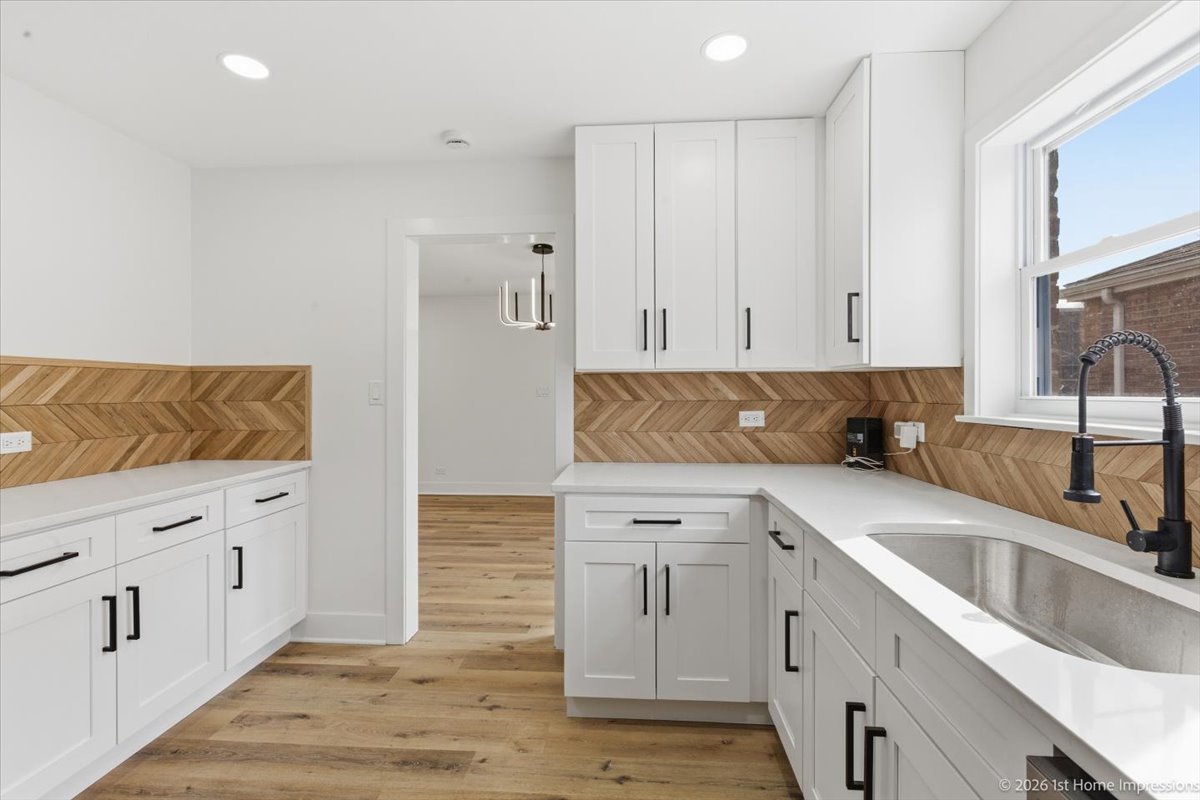 12806 S Laflin Street, Calumet Park, IL 60827