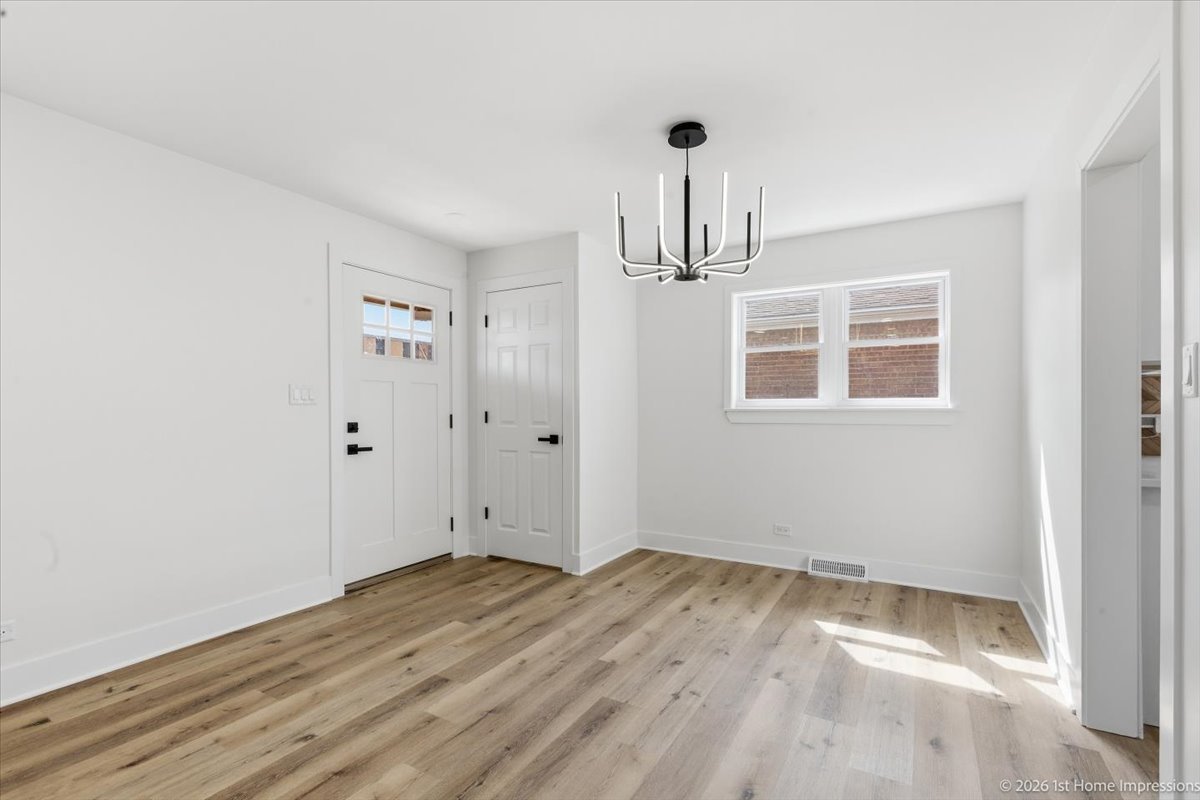 12806 S Laflin Street, Calumet Park, IL 60827