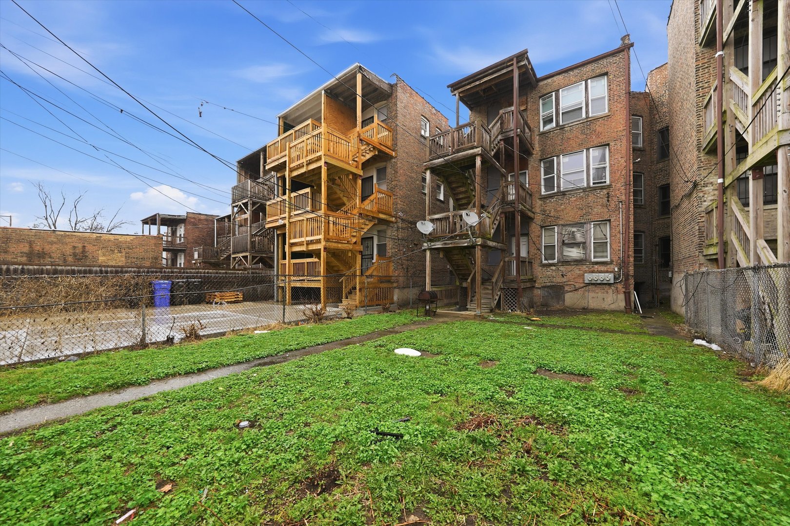 6140 S Rhodes Avenue, Chicago, IL 60637