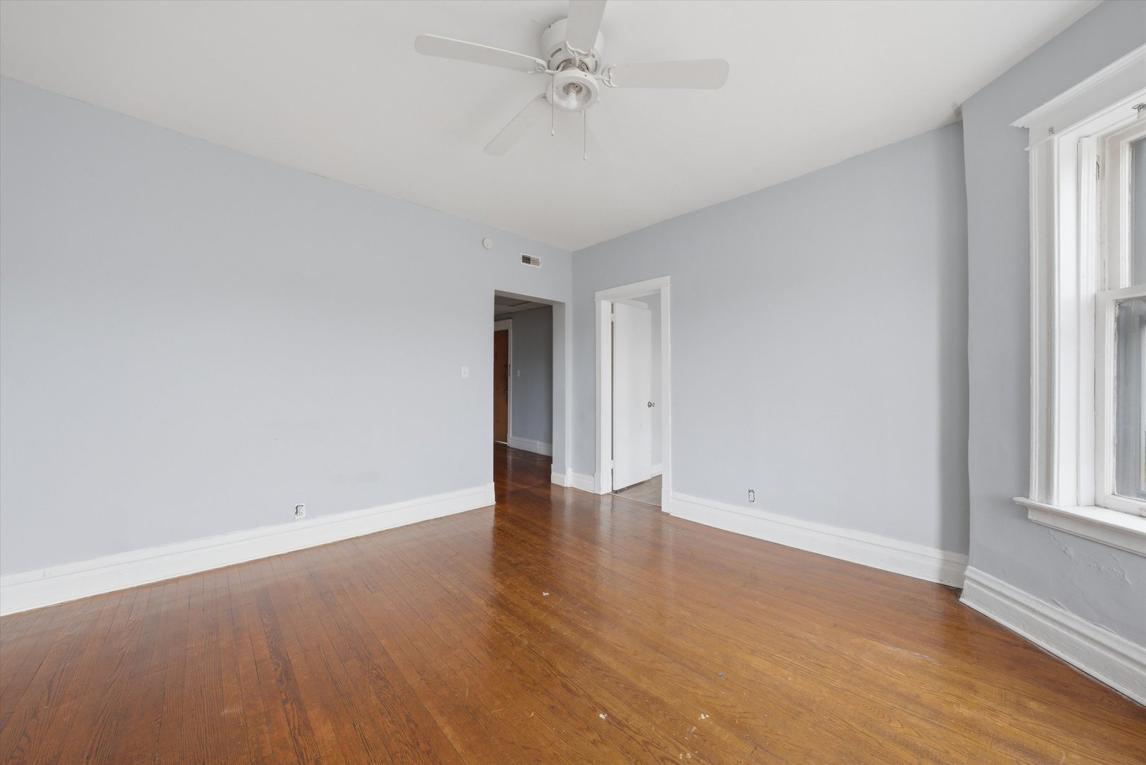 6140 S Rhodes Avenue, Chicago, IL 60637