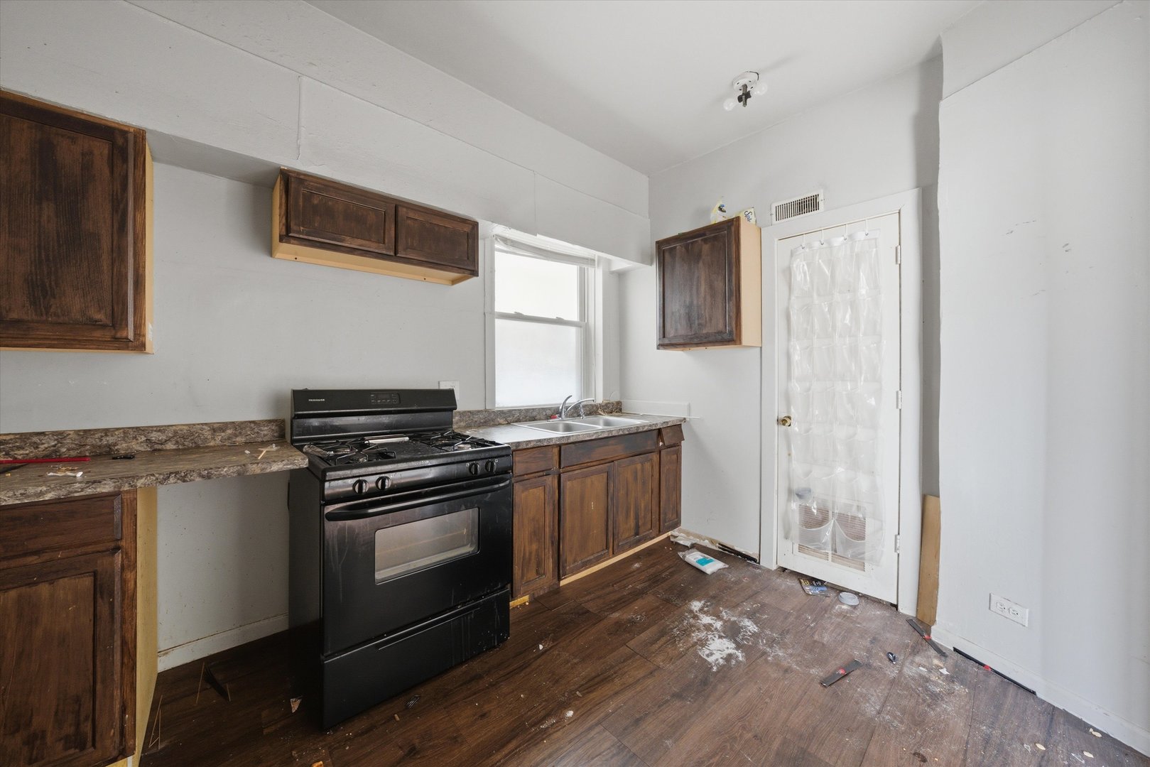 6140 S Rhodes Avenue, Chicago, IL 60637