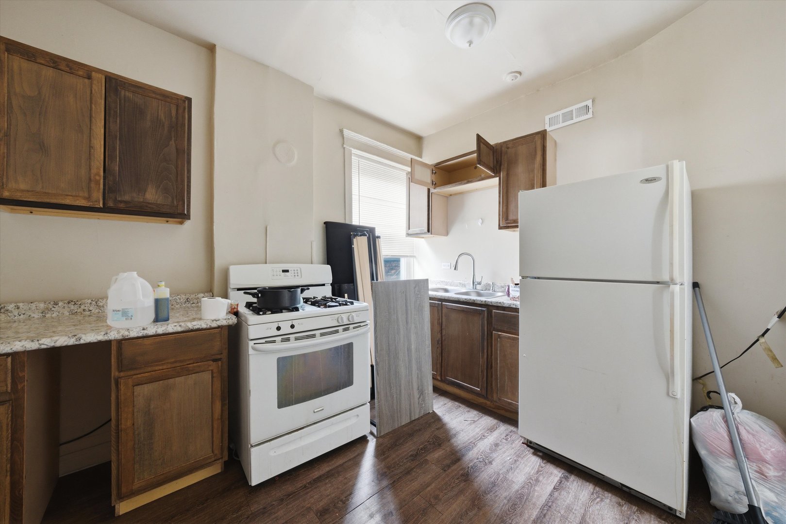 6140 S Rhodes Avenue, Chicago, IL 60637