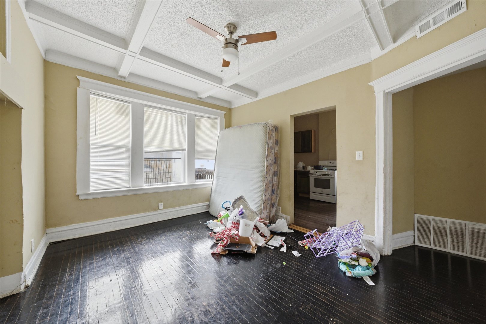 6140 S Rhodes Avenue, Chicago, IL 60637