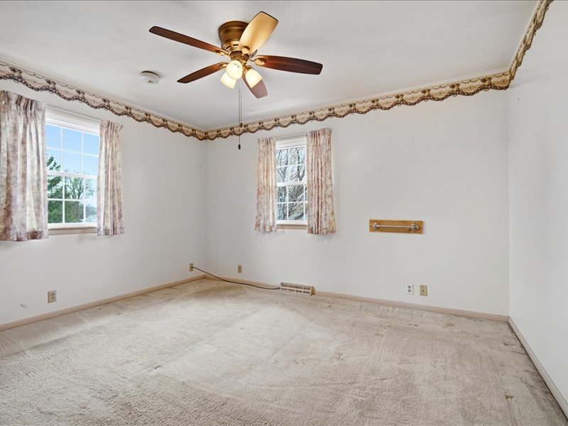 208 NW Madison Street, Hopedale, IL 61747