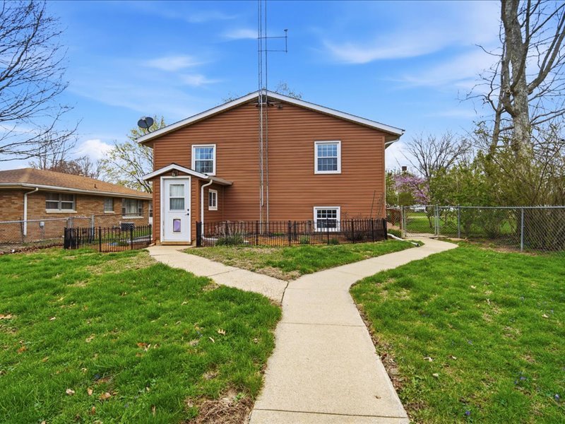 208 NW Madison Street, Hopedale, IL 61747