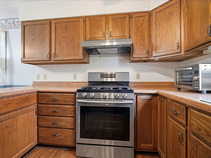 208 NW Madison Street, Hopedale, IL 61747