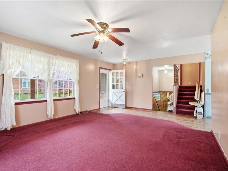 208 NW Madison Street, Hopedale, IL 61747