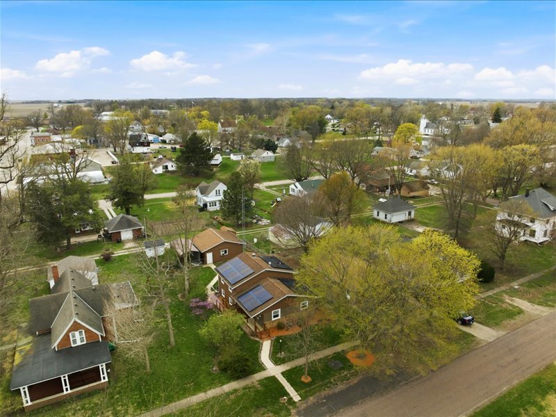 208 NW Madison Street, Hopedale, IL 61747