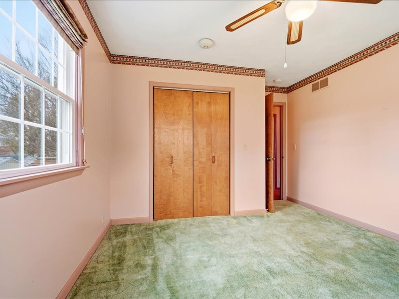 208 NW Madison Street, Hopedale, IL 61747