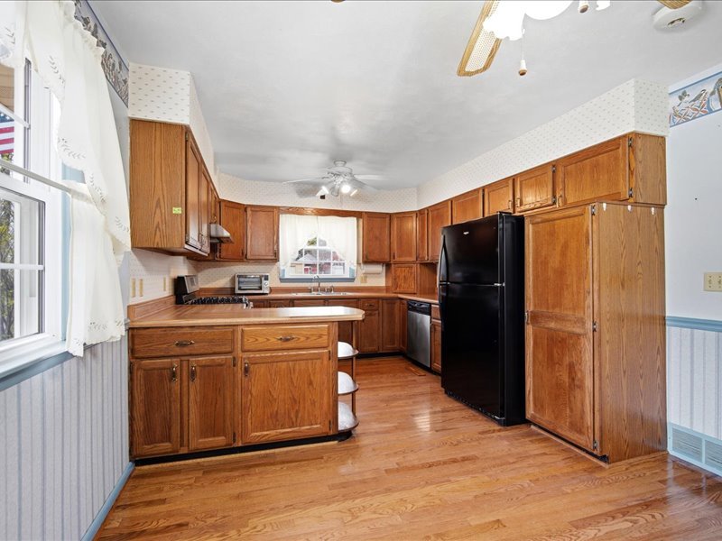 208 NW Madison Street, Hopedale, IL 61747