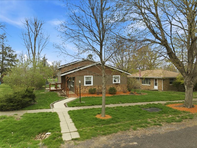 208 NW Madison Street, Hopedale, IL 61747