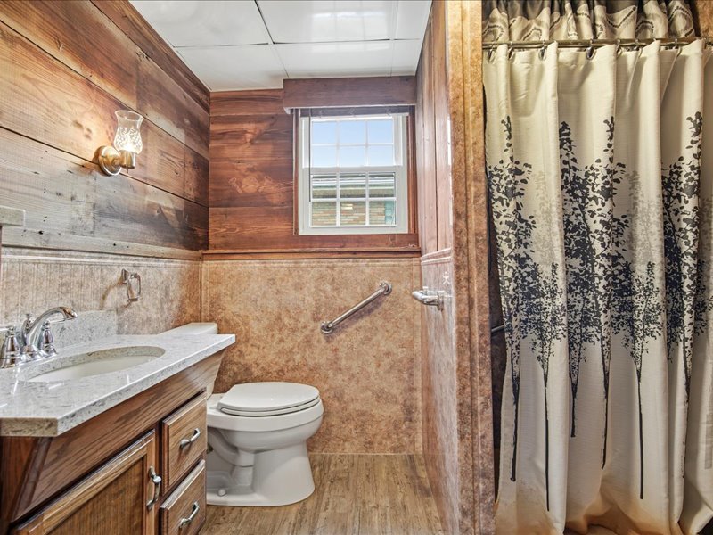 208 NW Madison Street, Hopedale, IL 61747