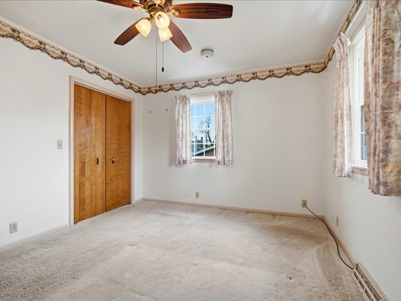 208 NW Madison Street, Hopedale, IL 61747