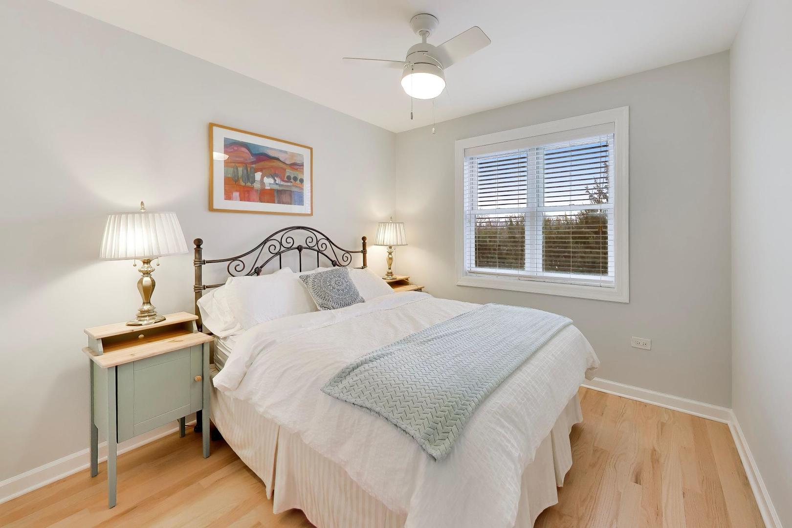 207 S Evergreen Avenue, Arlington Heights, IL 60005